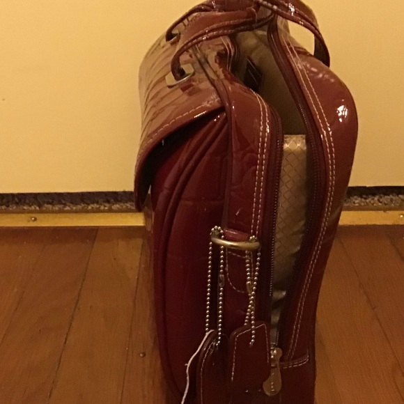 Siamod, Monterosso, SERVANO, Embossed Crocco Leather, 13" Tablet Briefcase, Red - Picture 4 of 10